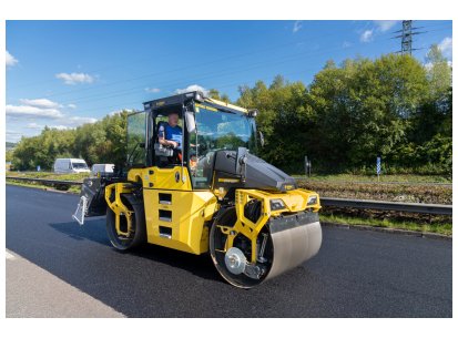 Tandemski valjar BOMAG BW 154 slika