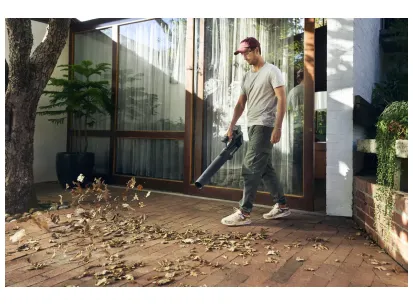 Husqvarna Aspire™ B8X-P4A z akumulatorjem in polnilnikom slika