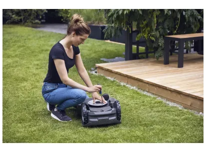 HUSQVARNA AUTOMOWER® 305 slika