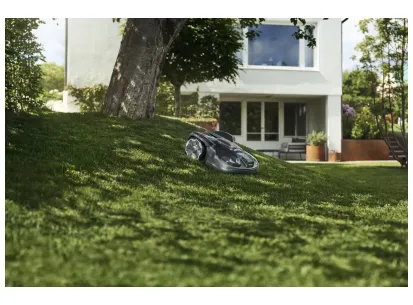 Husqvarna Automower® 320 NERA in Husqvarna EPOS™ Plug-in komplet slika