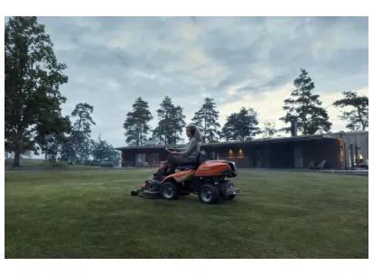 HUSQVARNA R 216T AWD slika