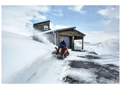 Husqvarna R 320X AWD slika